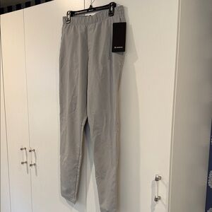 lululemon athletica men’s Light Gray New Venture Trouser 
* Pigue